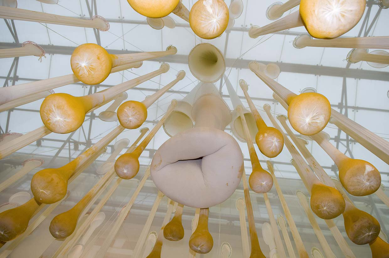 Ernesto Neto, Mentre niente accade / While nothing happens, 2008 (Detail) Elastane, wood, spices, sand, 1500 x 600 x 400 cm Private Collection Â© Ernesto Neto; Photo: Giorgio Benni, Courtesy the artist and Macro â€“ Museo dâ€™arte contemporanea Roma